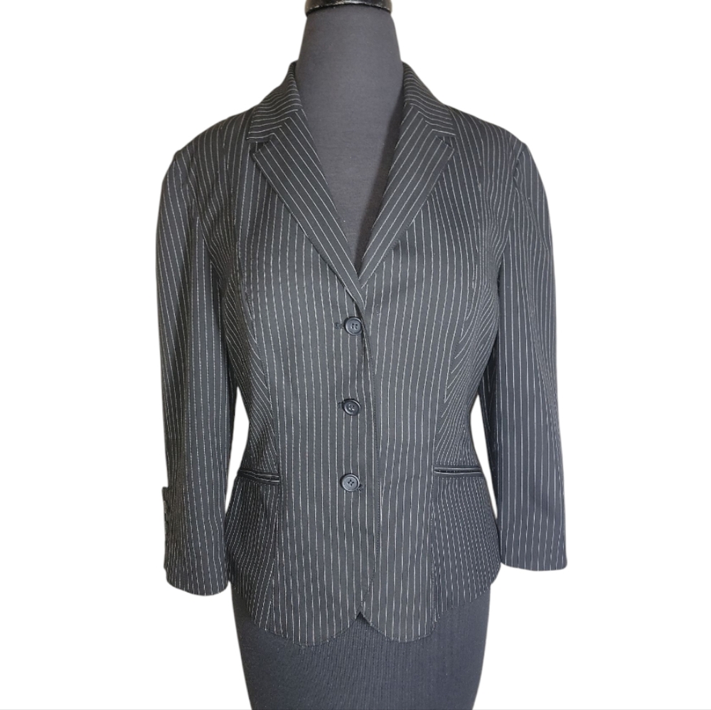 The Limited black white pinstripe tailored button front blazer women's jize 8